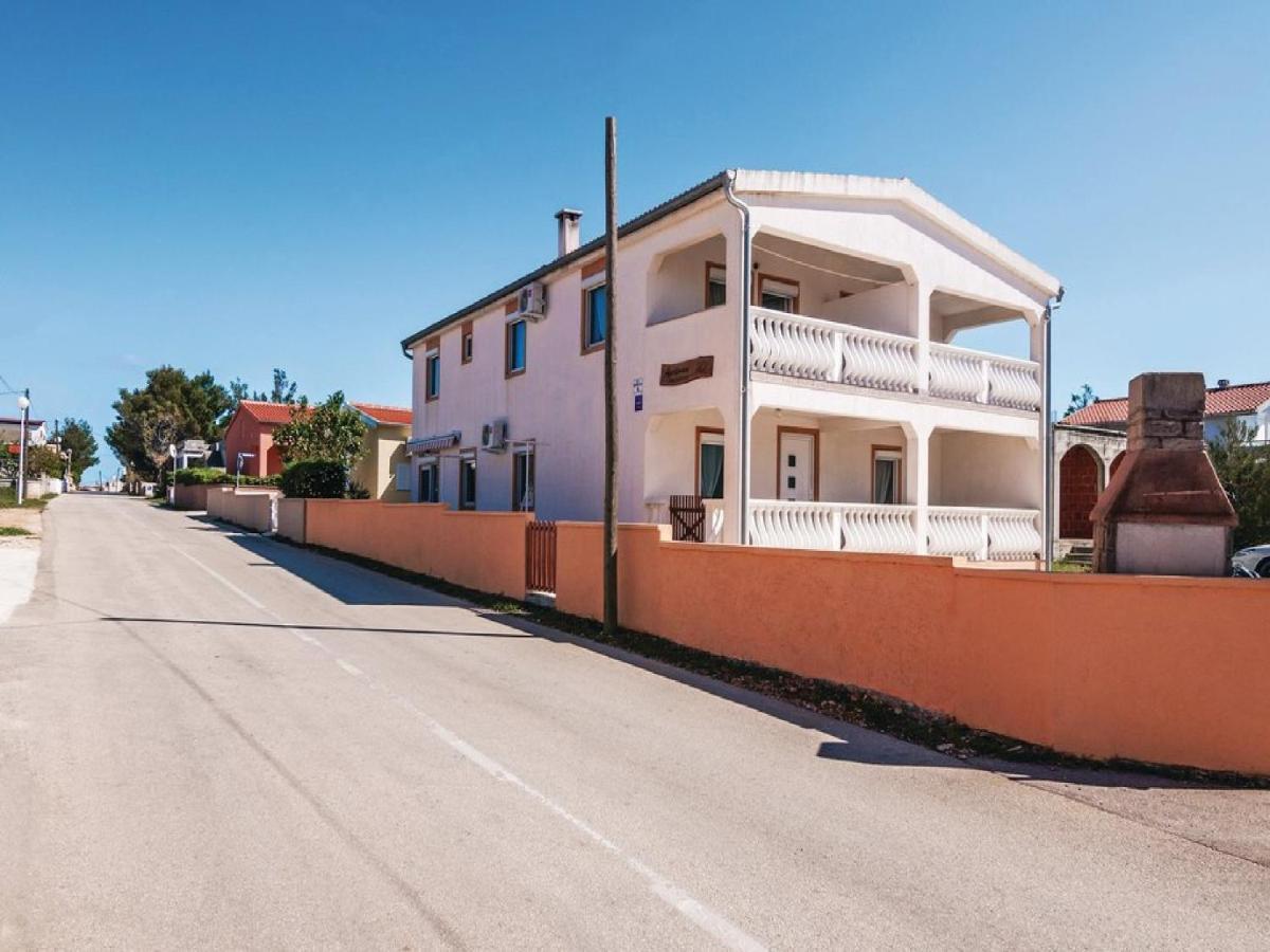 Apartments Hak Вир Экстерьер фото
